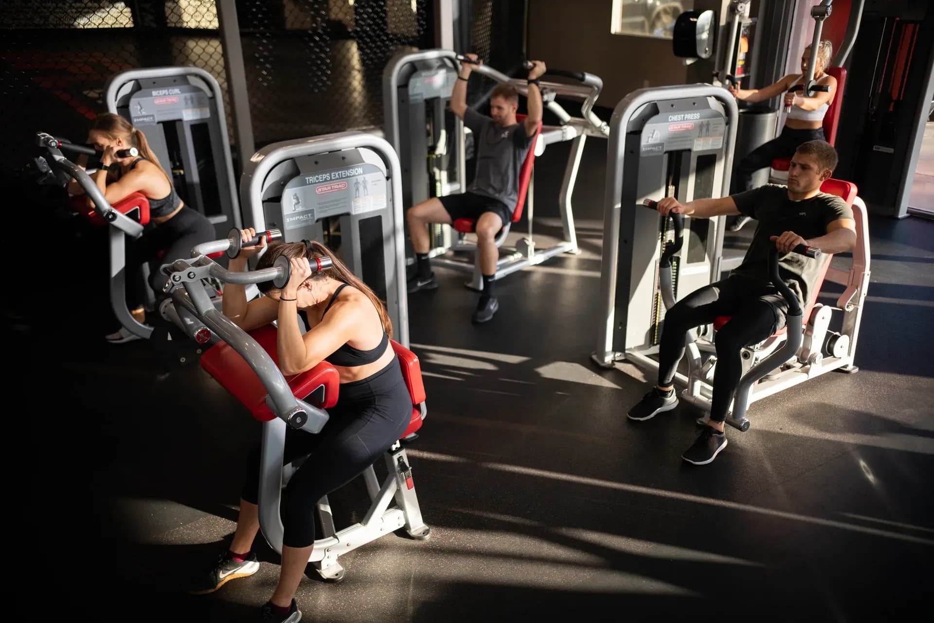 Plateau cardio d'un club UFC GYM